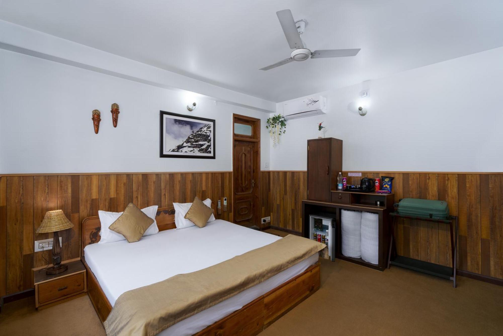 Hotel Kullu Valley Exterior photo